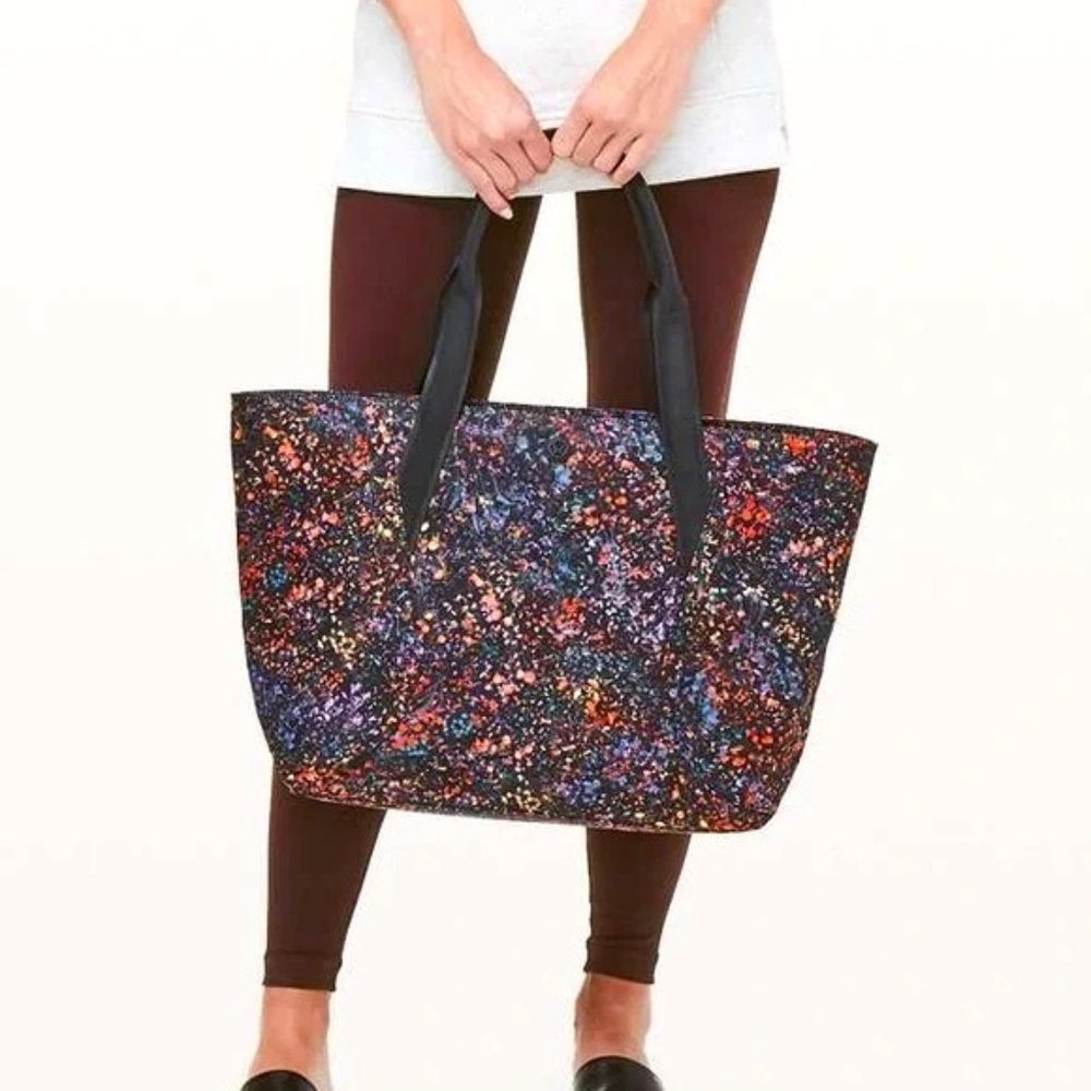 Lululemon Out Of Range Tote 20L Brand New